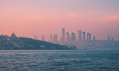 İstanbul silueti ve Boğaz manzarası